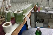 Foram apreendidos equipamentos usados no envase e fechamento das garrafas