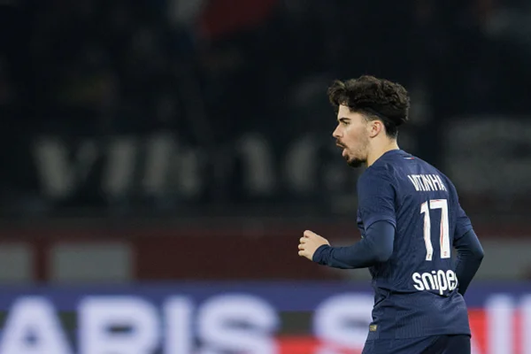 Imagem colorida de Vitinha do PSG - Metrópoles