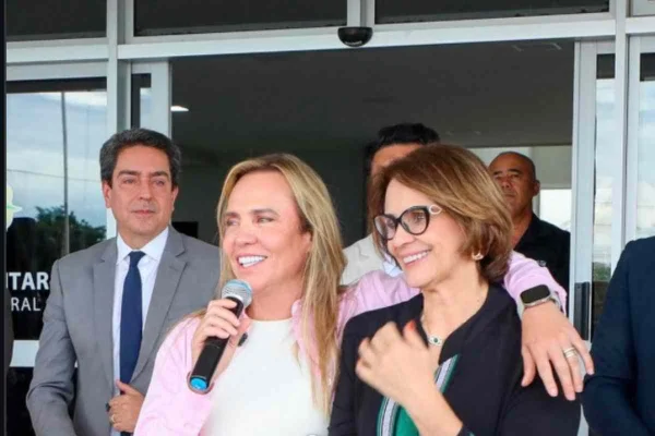 Ao lado de Damares, Celina evita falar número do PT: “São 12 + 1”