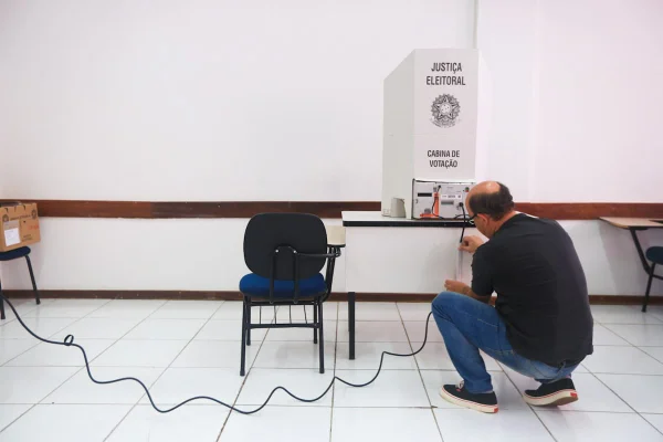 TRE trocou, até o momento, 16 urnas eletrônicas em 14 cidades do DF