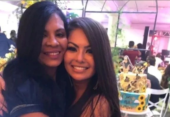 Josefa Menezes e a filha, Paulinha Abelha