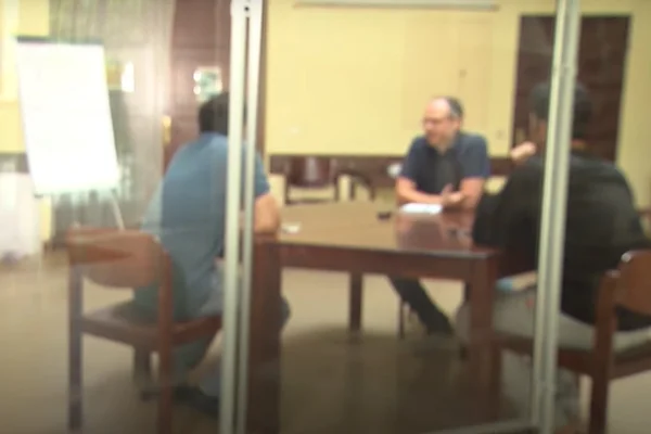 Afegãos falam do medo sobre o Talibã