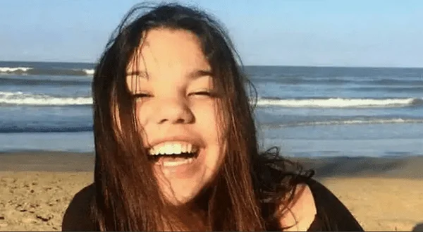 Fotografia colorida de Júlia Beatriz Garbossi, jovem assassinada a facadas após tentar proteger amigos de homem