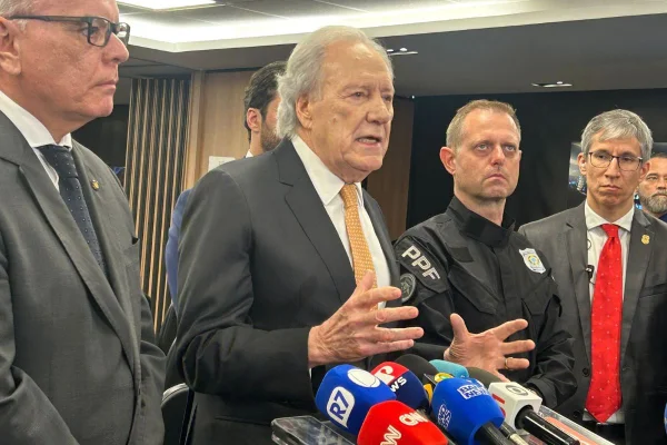 Imagem colorida de ministro Ricardo Lewandowski em coletiva sobre Mossoró - Metrópoles