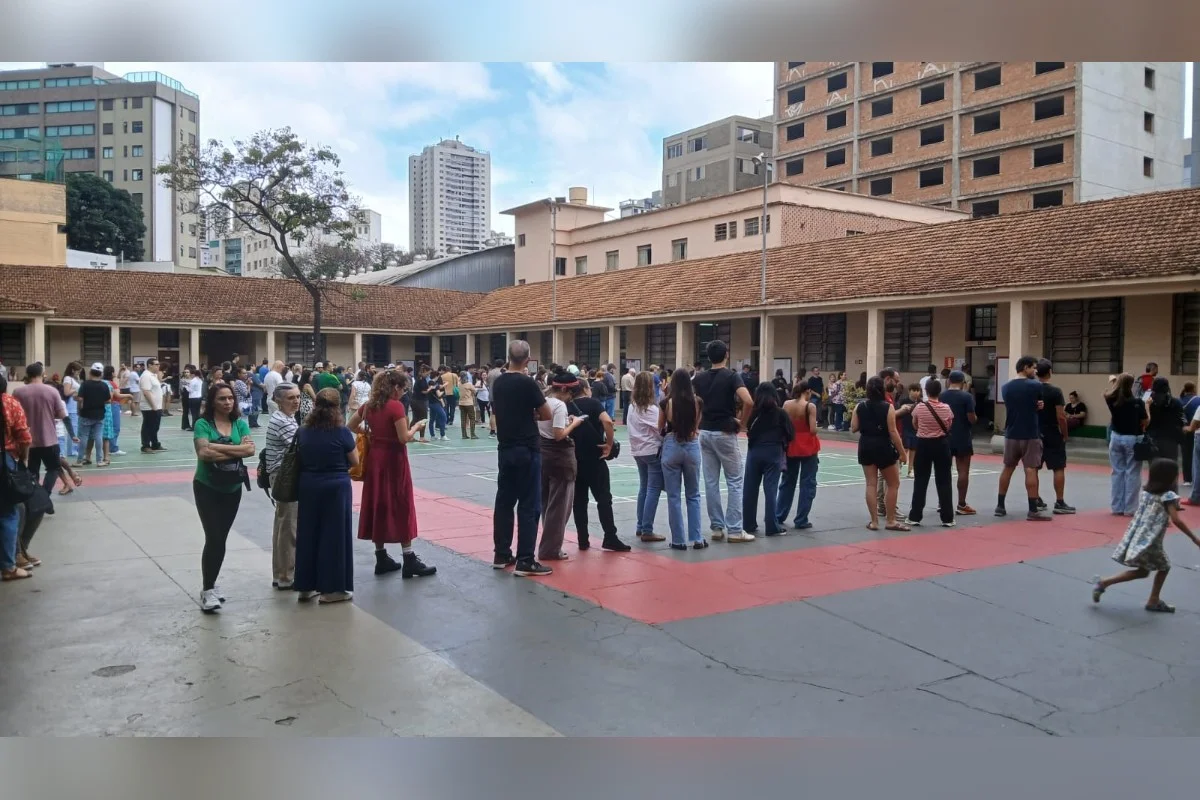 Apesar da demora em algumas seções de votação, o saldo foi positivo segundo o TRE-MG Apesar da demora em algumas seções de votação, o saldo foi positivo segundo o TRE-MG