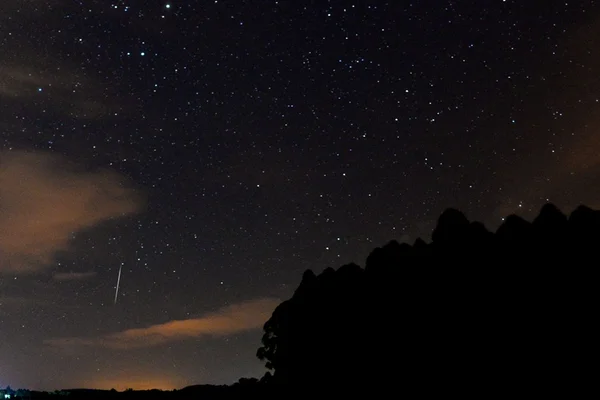 Veja vídeo e imagens da chuva de meteoros na madrugada desta quinta