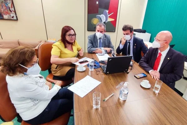 Oposição pede ao TCU auditoria no Inep e afastamento de Danilo Dupas