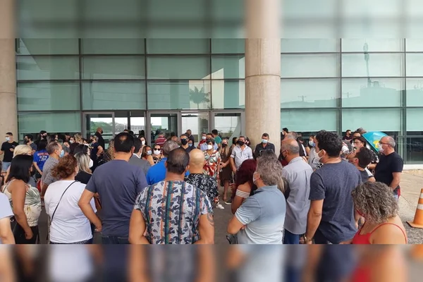 Para derrubar trava da reeleição, diretores de escolas públicas buscam apoio da CLDF