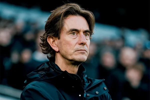 Tottenham demite técnico Thomas Frank após derrota para Newcastle