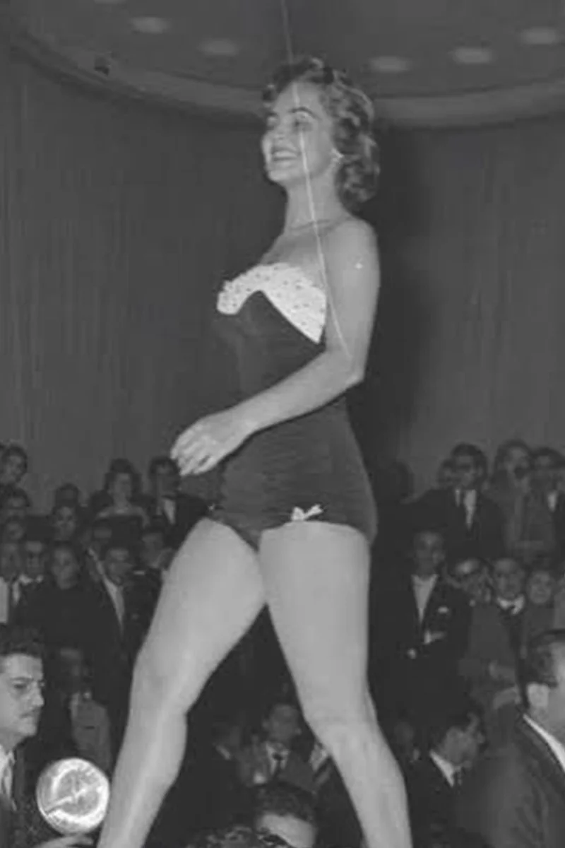 Therezinha quase ganhou o Miss Universo. Ela foi vice-campeã Therezinha quase ganhou o Miss Universo. Ela foi vice-campeã