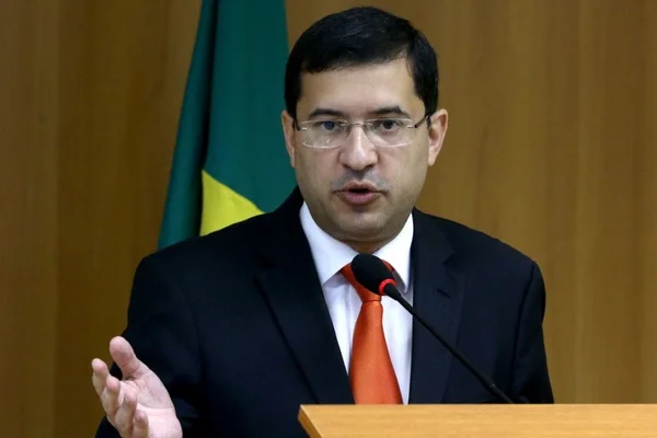 José Levi Mello assume comando da AGU no lugar de André Mendonça