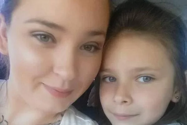 Mãe faz festa de aniversário para filha autista e ninguém comparece