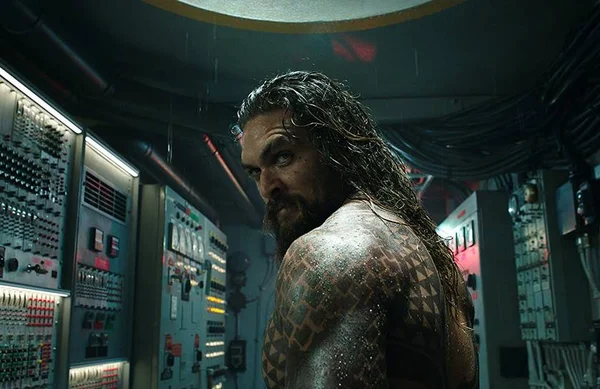 foto colorida do Aquaman em filme - metrópoles