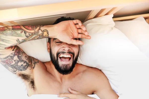 Sexóloga explica por que mulheres preferem homens que gemem no sexo