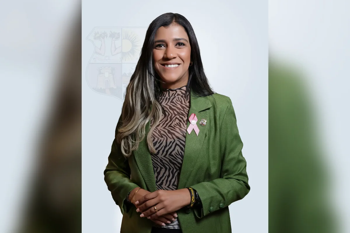 quem é a vereadora que apoiou demissão de petista — Pastora e cantora gospel