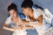Lucas Leto encanta a web ao apoiar Álvaro durante crise de pânico Lucas Leto encanta a web ao apoiar Álvaro durante crise de pânico