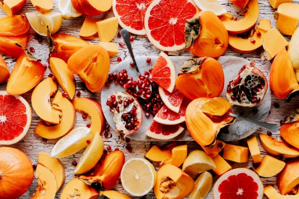 Frutas variadas / Caqui / romã / toranja / outono