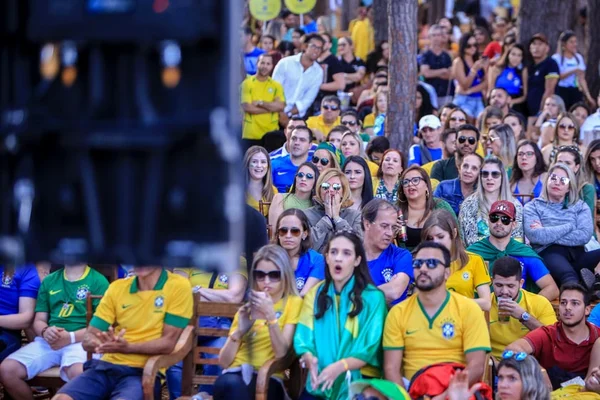 Servidores podem escolher se trabalham durante jogos do Brasil
