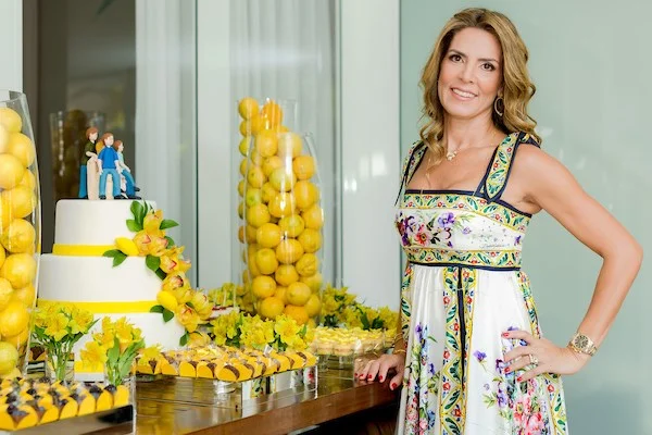 Monica Haddad celebra aniversário rodeada de familiares e amigos