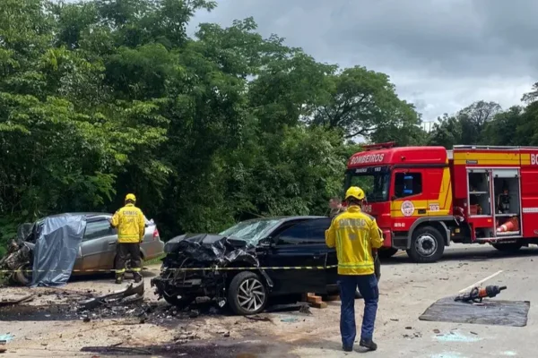 Foto colorida de acidente que matou uma mulher em SC