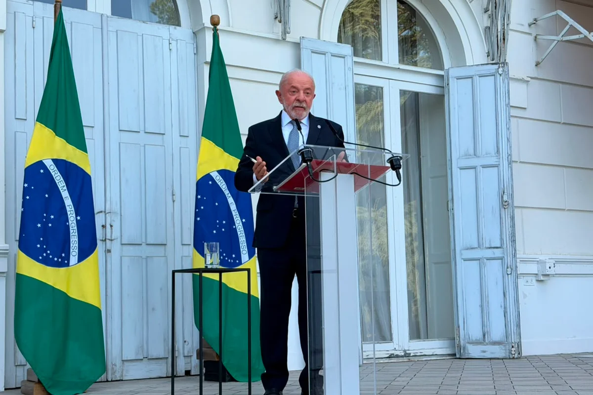 Lula sugere contratar Messi e minimiza empate do Brasil com Marrocos