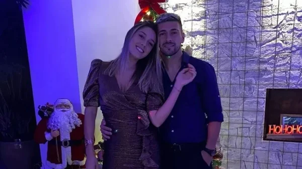Voltaram? Após um ano solteiro, Arrascaeta promove festa para ex