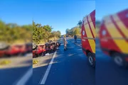 Os dois ocupantes do Renault Captur também receberam atendimento do Corpo de Bombeiros e foram levados ao hospital