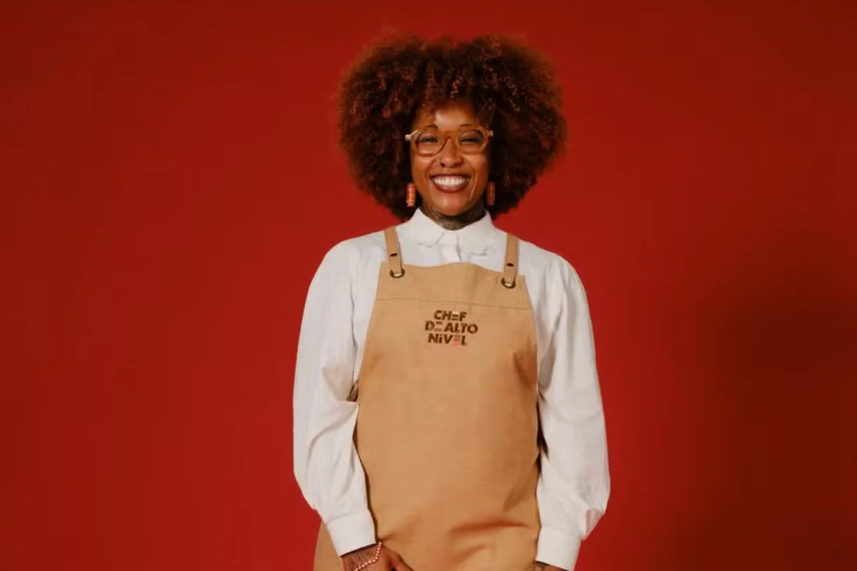 Leila Manhães, 27 anos, profissional, é natural de Macaé (RJ), chef e proprietária do buffet Iraiz.ato, com foco na cozinha afro-brasileira e ancestral Leila Manhães, 27 anos, profissional, é natural de Macaé (RJ), chef e proprietária do buffet Iraiz.ato, com foco na cozinha afro-brasileira e ancestral