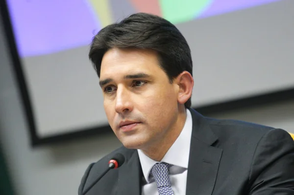 Foto colorida do ministro dos Portos e Aeroportos, Silvio Costa Filho