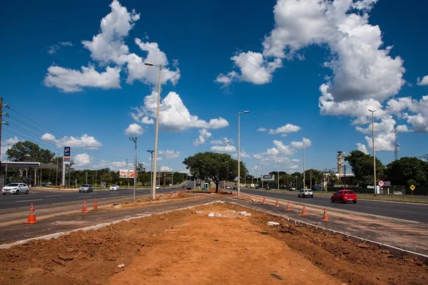 Faixas exclusivas de ônibus na EPTG terão sentido invertido