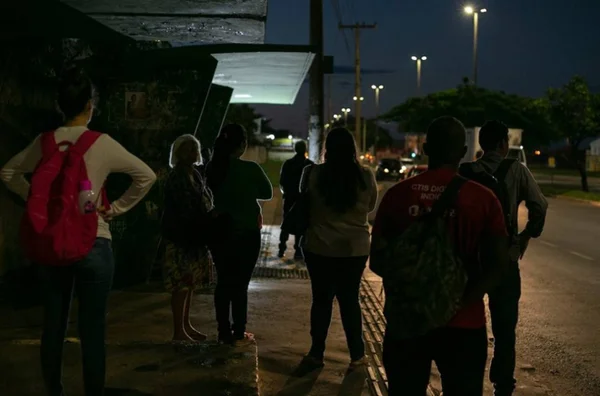 Insegurança nas paradas de ônibus geram medo na população - Santa Maria