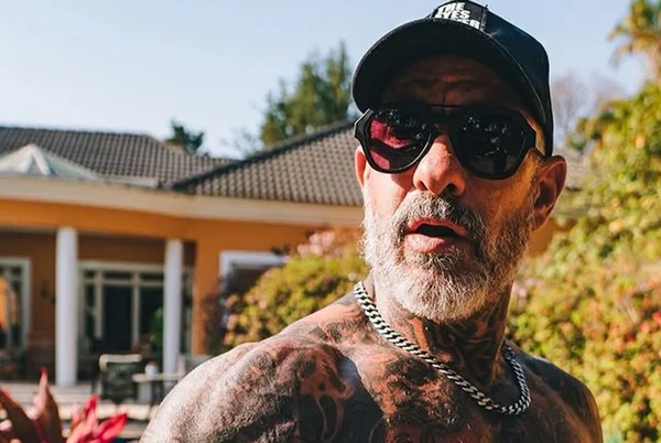 Henrique Fogaça perde quase 20 kg com “dieta da selva”: entenda
