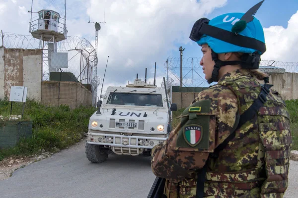 imagem colorida de agente da paz da ONU, no Líbano