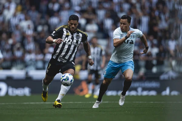 Imagem colorida da partida entre Atlético-MG x Grêmio