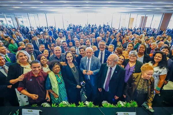 Lula e os empresários membros do Conselhão - Metrópoles