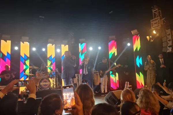 Vídeo: Barroso canta com Diogo Nogueira em festa à Presidência do STF