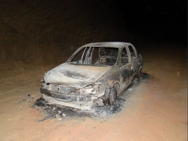 Corpo de professora é encontrado dentro de carro carbonizado