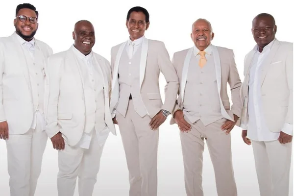 Grupo Fundo de Quintal faz show em Brasília em maio