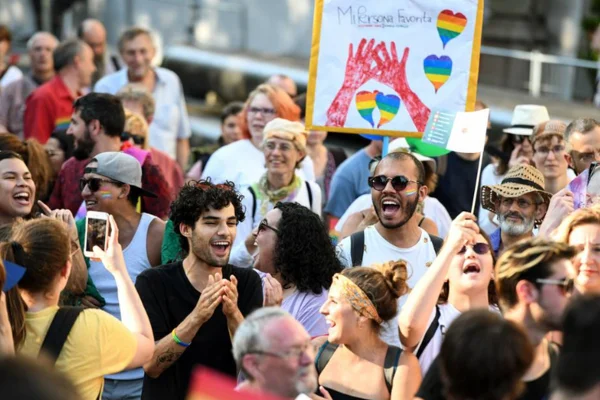 Pessoas em evento LGBT