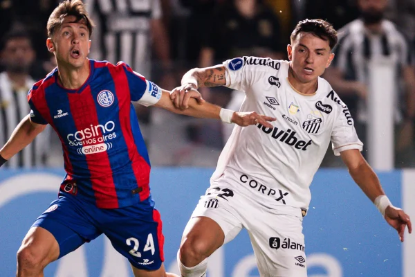 Imagem colorida da partida entre Santos x San Lorenzo