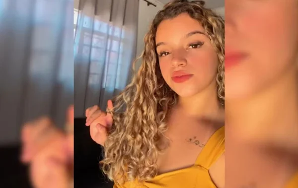 Imagem colorida mostra jovem que morreu após ter 80% do corpo queimado enquanto fumava narguilé no interior de São Paulo; ela é uma mulher branca, de cabelos loiros cacheados, vestindo uma blusa regata amarela - Metrópoles