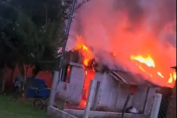 Imagem colorida, Padrasto mata enteada e incendeia casa para se vingar da companheira- Metrópoles