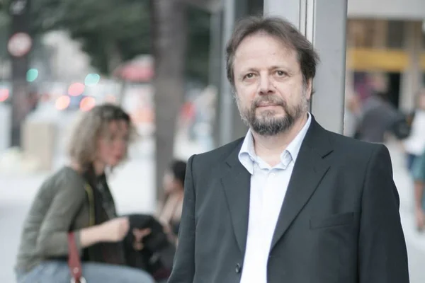 Romancista, ensaísta e curador: atenção ao múltiplo Cristovão Tezza