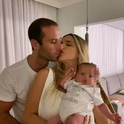 Leonardo Jancu e a empresária Caroline Baccaro tem um filho juntos Leonardo Jancu e a empresária Caroline Baccaro tem um filho juntos