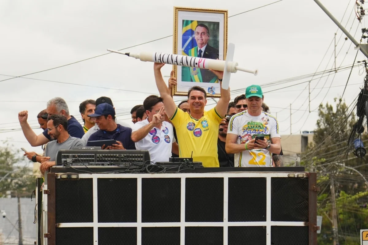 Flávio Bolsonaro em Vitória da Conquista, na Bahia Flávio Bolsonaro em Vitória da Conquista, na Bahia