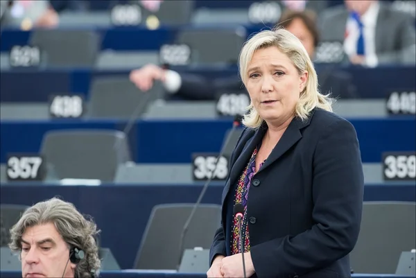 Após ataque, Le Pen pede restabelecimento das fronteiras da França