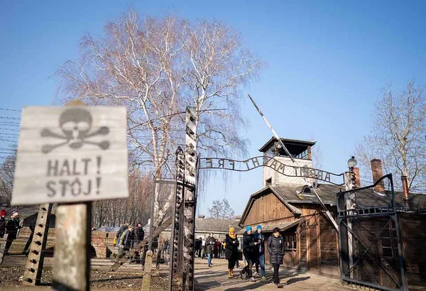 Holocausto: Bolsonaro e Itamaraty celebram liberação de Auschwitz