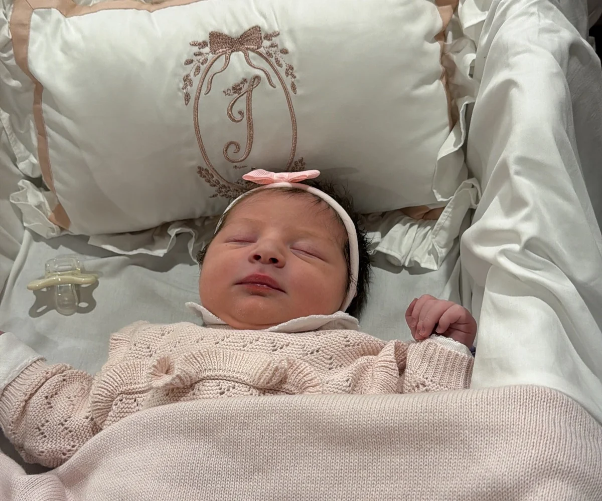 Mari Fernandez posta clique da filha com Julia Ribeiro, Isabela Mari Fernandez posta clique da filha com Julia Ribeiro, Isabela