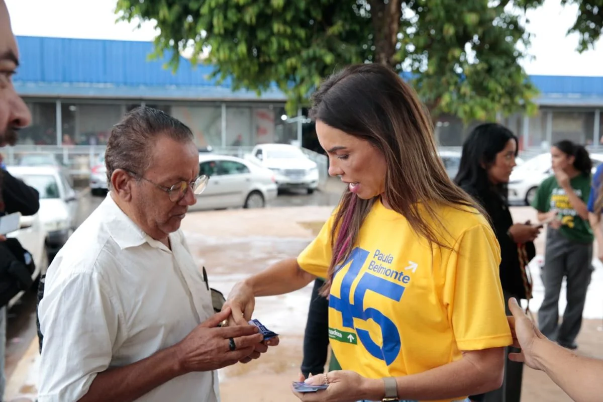 Paula Belmonte ouviu demandas da comunidade durante caminhada por Ceilândia e Itapoã Paula Belmonte ouviu demandas da comunidade durante caminhada por Ceilândia e Itapoã