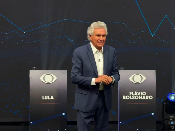 Caiado reage com bom humor ao cochilo de Kassab durante debate